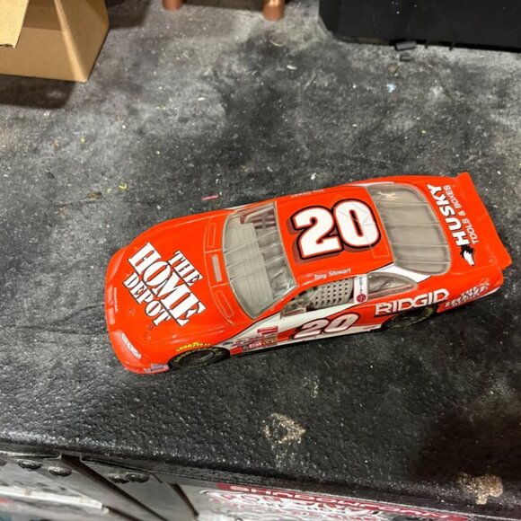 2001 Action Racing Tony Stewart #20 Home Depot Grand Prix 1:24 Die-Cast Car - Picture 3 of 3